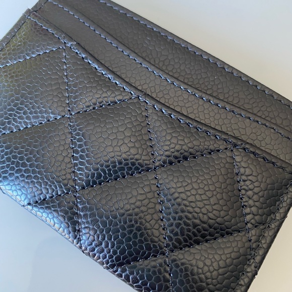 SOLD ❌ Chanel Classic Card Holder - Picture 5 of 8